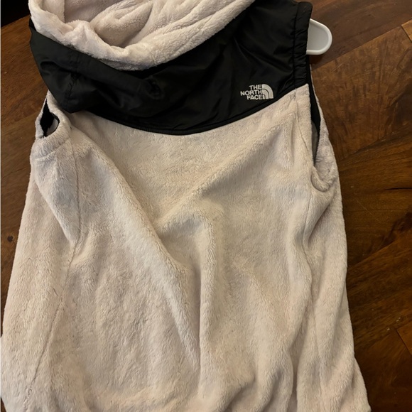 Northface Women’s vest - Picture 3 of 4